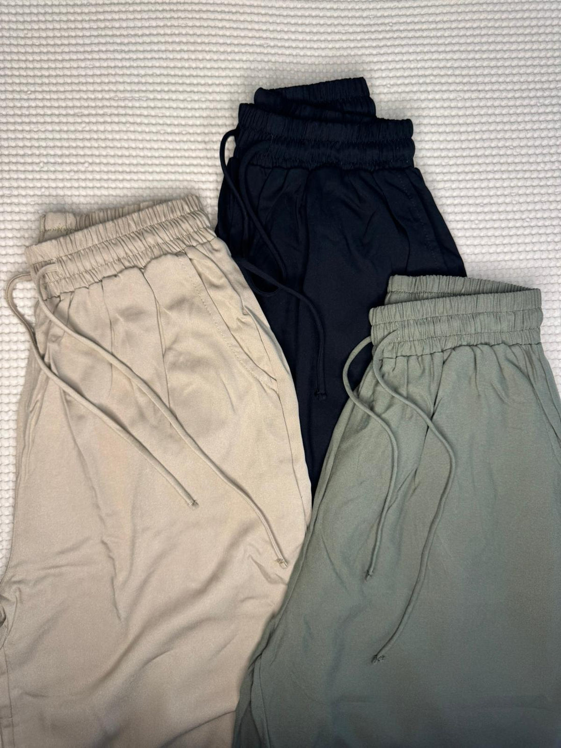 Şekilli paça pantalon