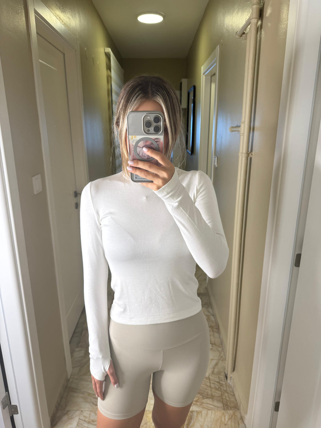 parmak geçme detaylı t-shirt