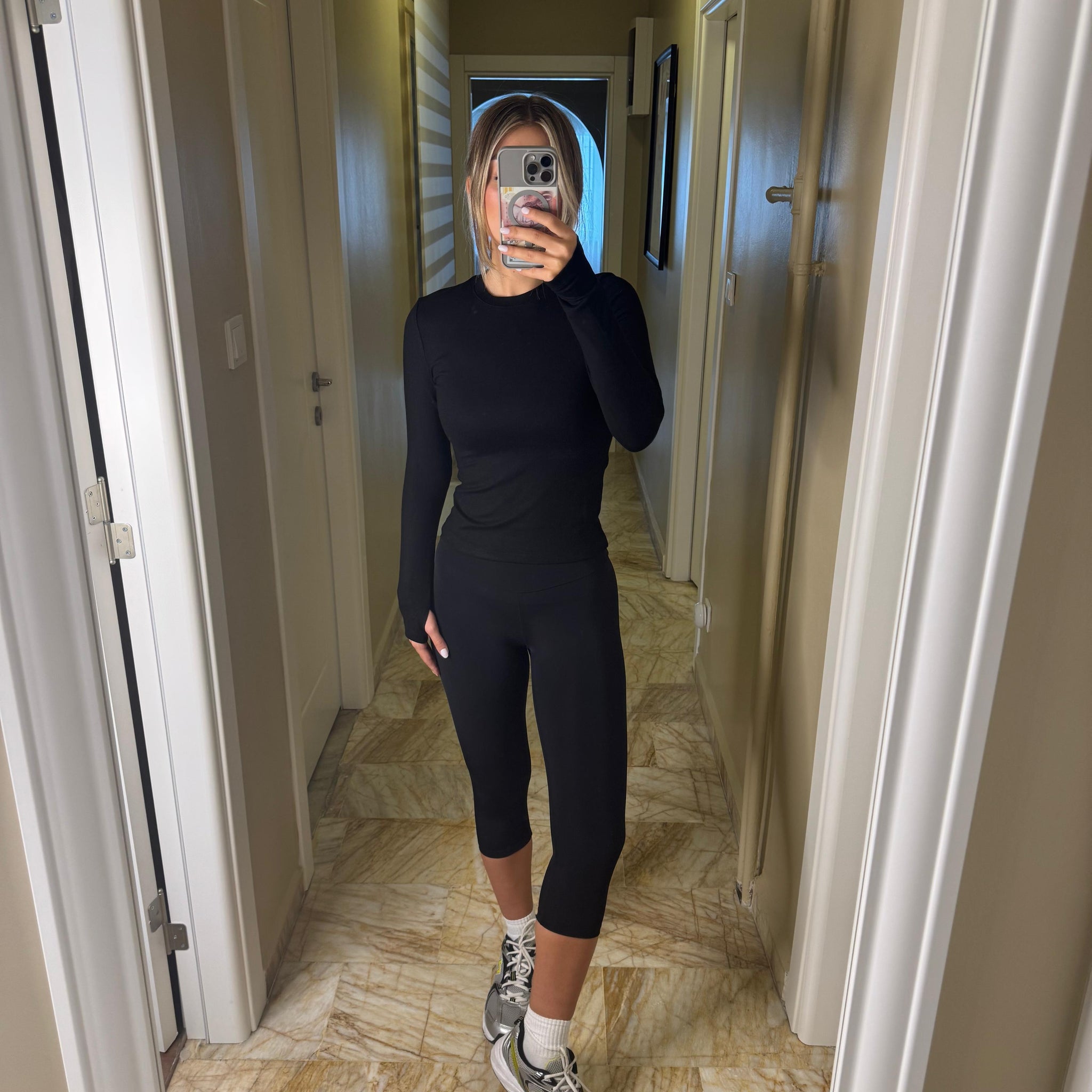 parmak geçme detaylı t-shirt