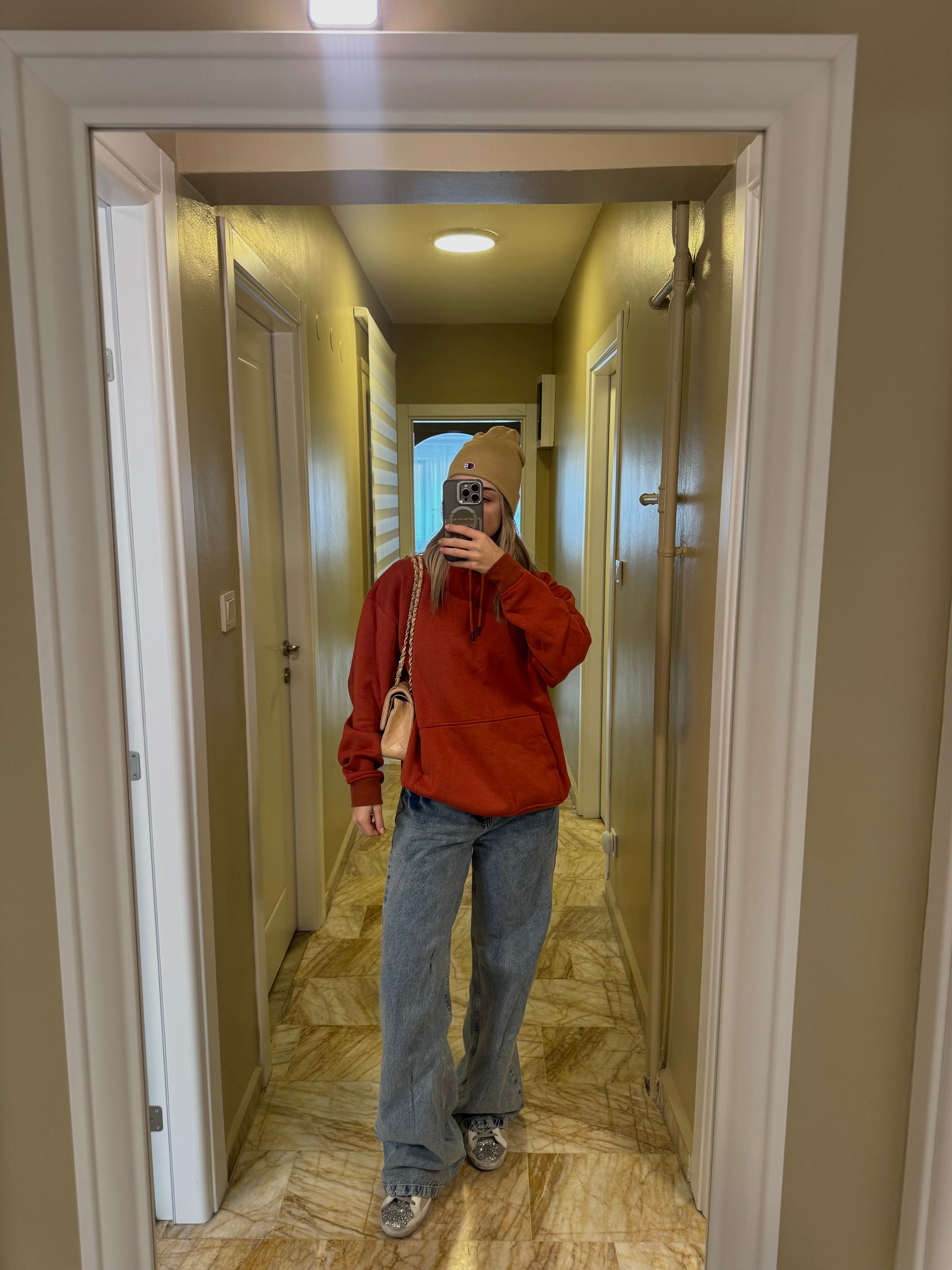 sweatshirt